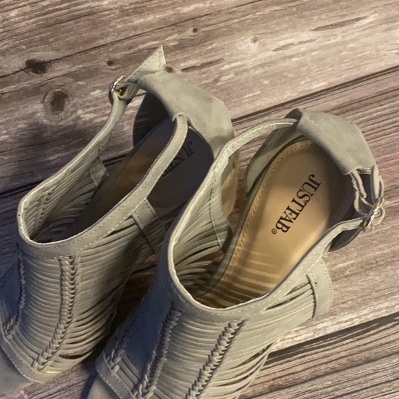 JustFab Chunky Heel Strappy Shoes size 9 - Picture 4 of 6